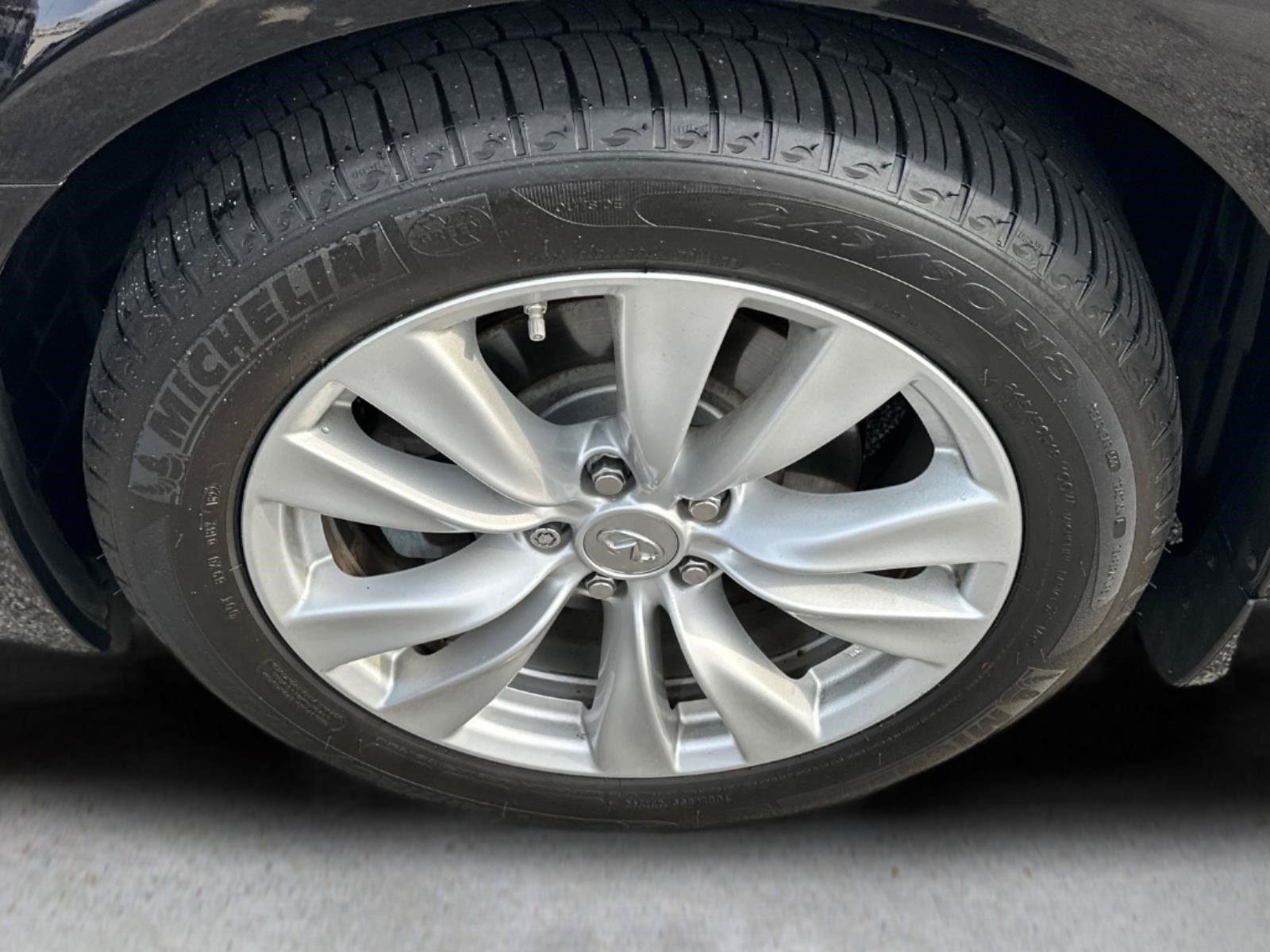 Used 2011 INFINITI M37 w/ Premium Pkg RWD image 28
