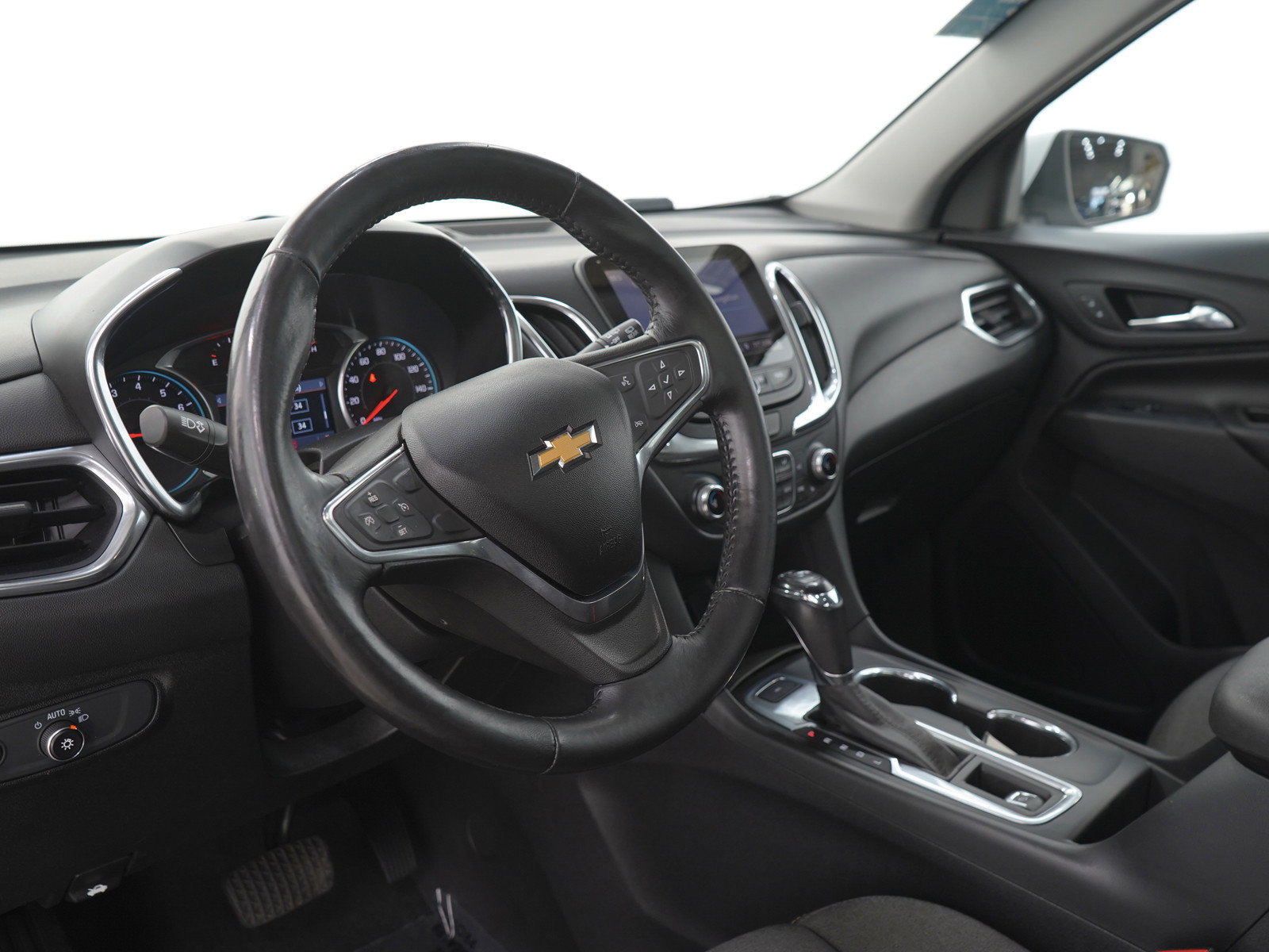 Used 2019 Chevrolet Equinox LT w/ Sun & Navigation Package AWD/4WD image 25