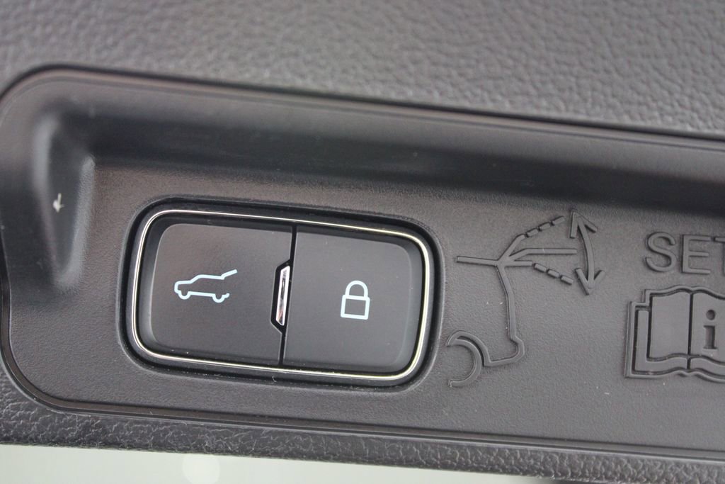 Used 2023 Ford Explorer XLT w/ Equipment Group 202A image 15