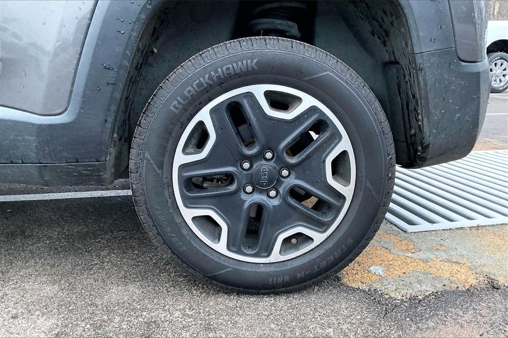 Used 2016 Jeep Renegade Trailhawk w/ Popular Equipment Group image 4