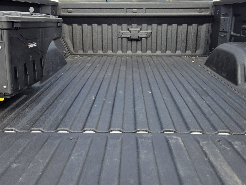 Used 2025 Chevrolet Silverado 1500 LT image 30