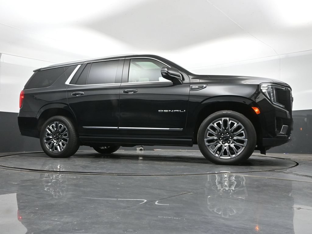 Used 2023 GMC Yukon Denali Ultimate w/ LPO, Floor Liner Package AWD/4WD image 44