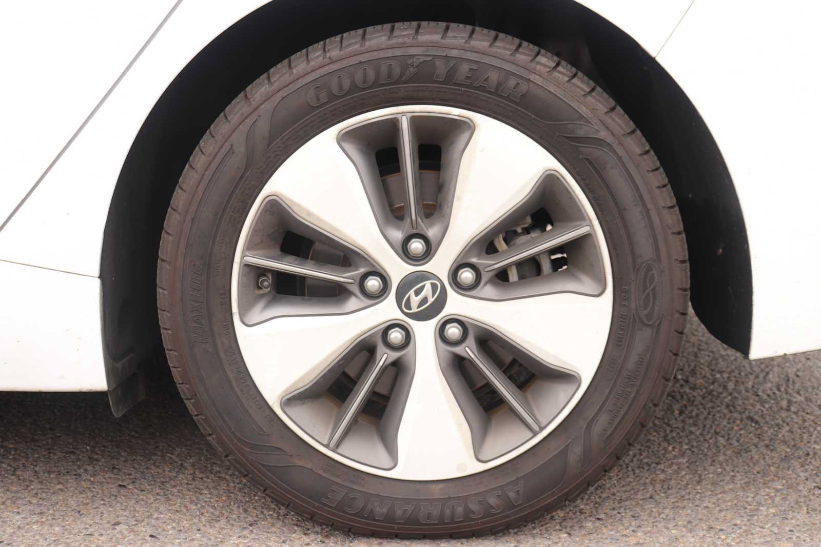 Used 2019 Hyundai Ioniq Limited FWD image 9