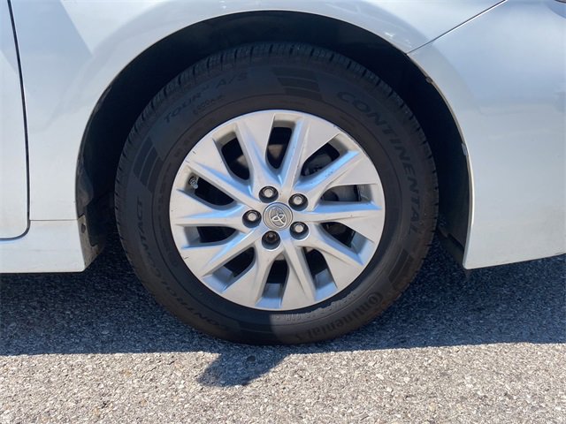 Used 2013 Toyota Prius Plug-In Hybrid image 9