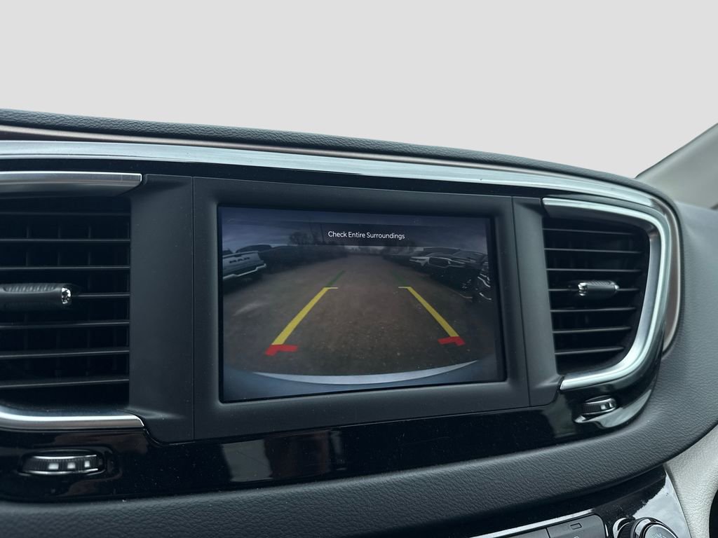 Used 2023 Chrysler Voyager LX FWD image 14