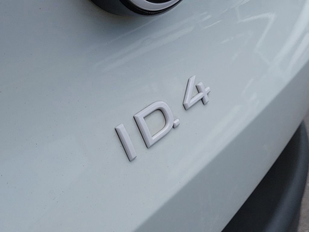 Used 2024 Volkswagen ID.4 Pro image 5