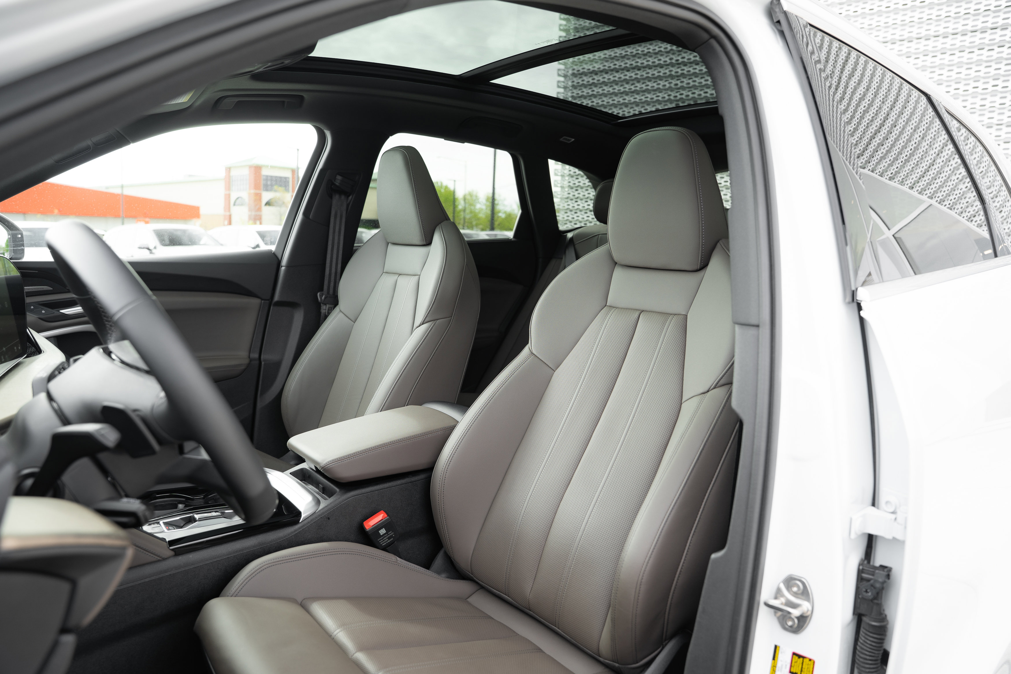 Certified 2025 Audi Q5 Premium Plus w/ Premium Plus AWD/4WD image 23