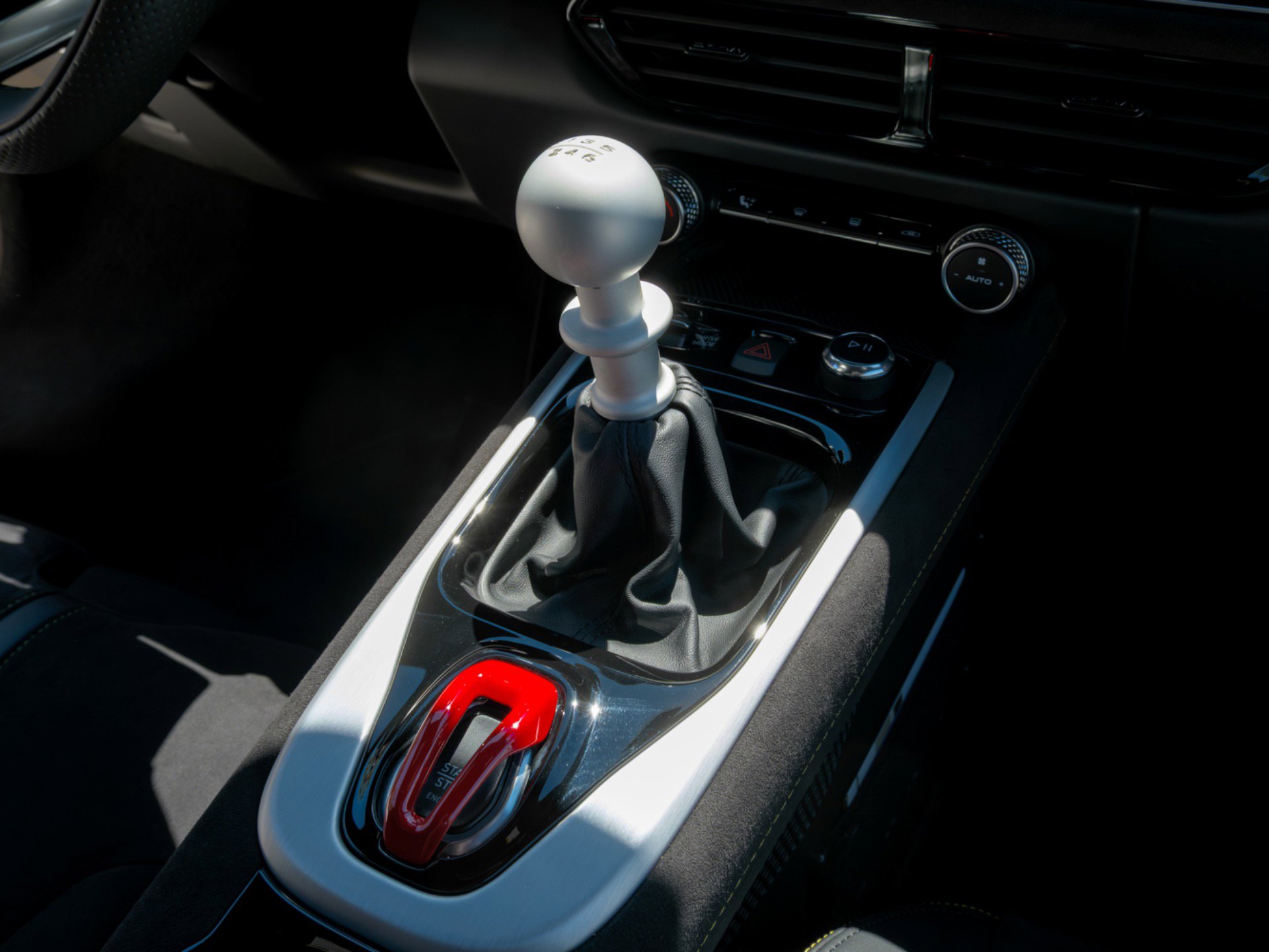 Used 2024 Lotus Emira First Edition image 39