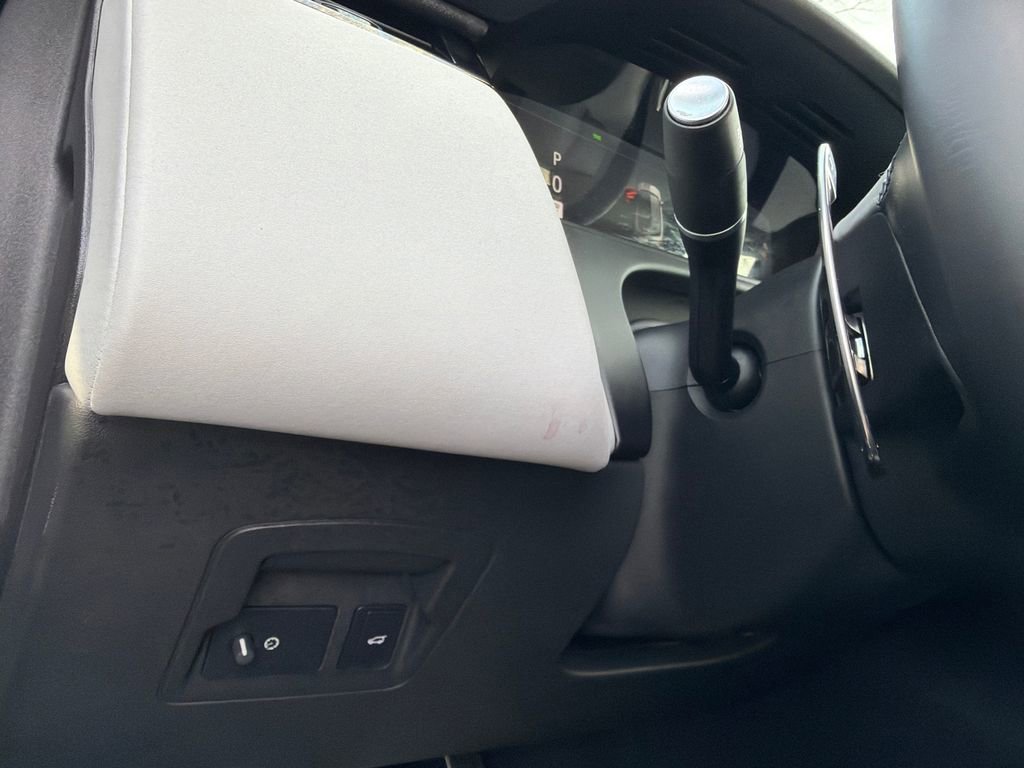 Used 2025 Land Rover Range Rover Velar Dynamic SE image 33