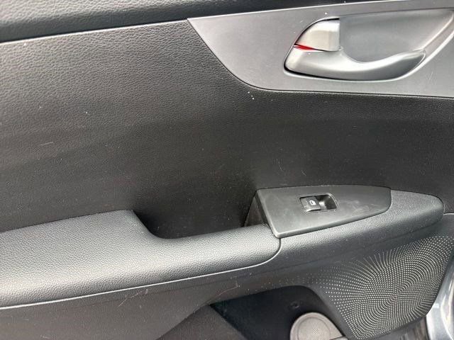 Used 2023 Kia Forte LXS w/ LXS Technology Package image 29
