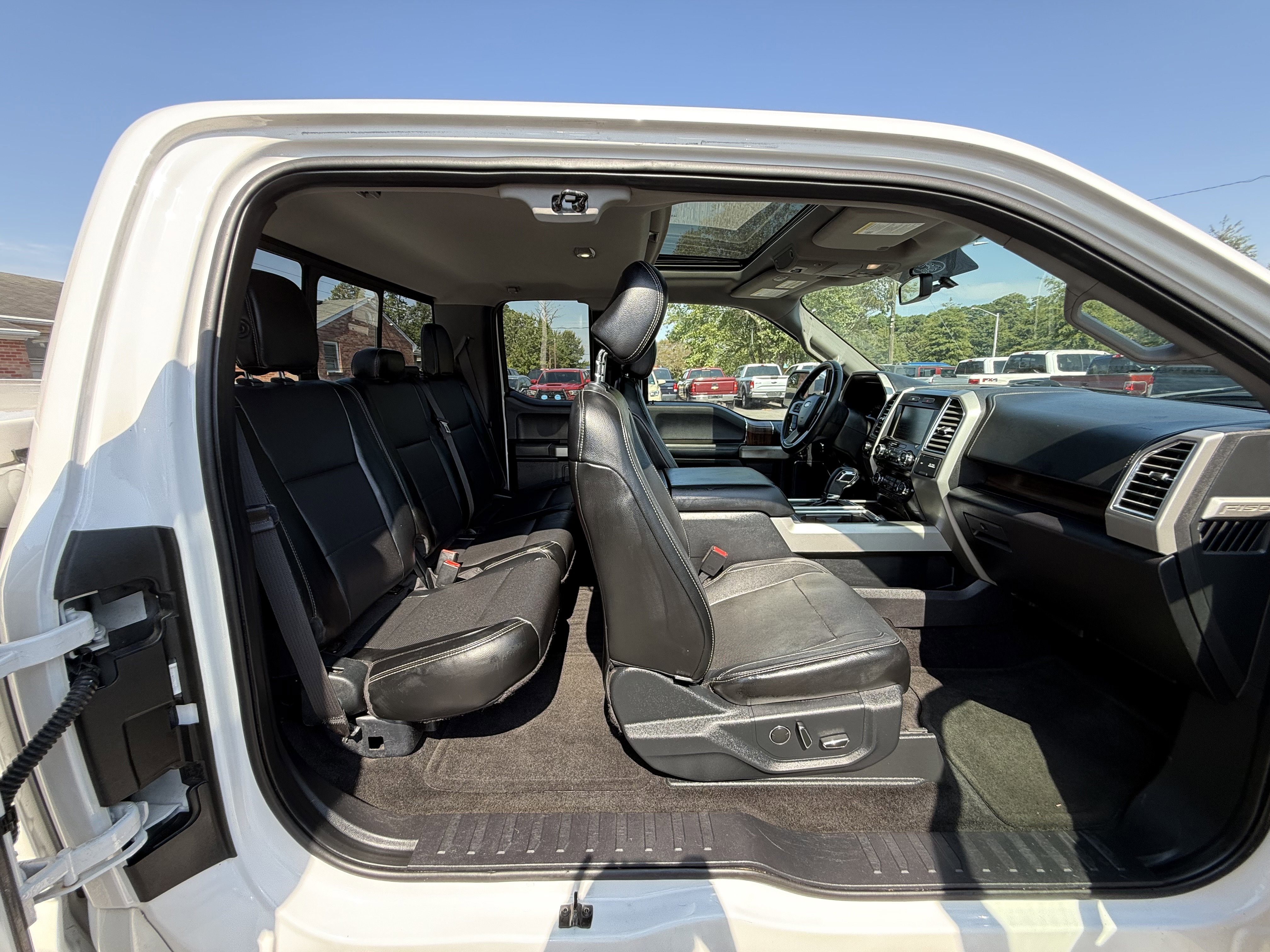 Used 2015 Ford F150 Lariat image 20