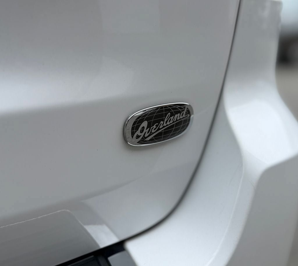 Used 2018 Jeep Grand Cherokee Overland AWD/4WD image 30