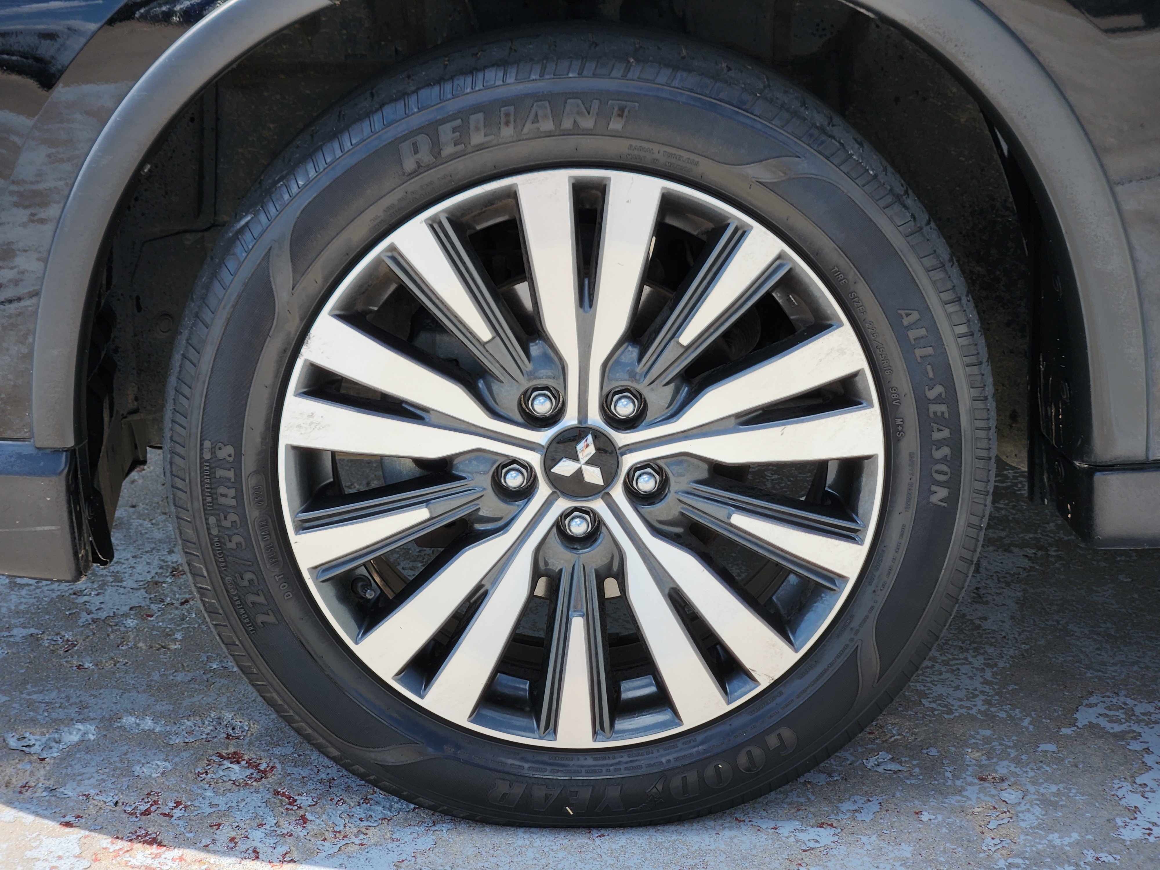 Used 2020 Mitsubishi Outlander SE FWD image 14