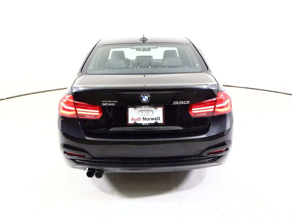 Used 2018 BMW 330i xDrive Sedan w/ Convenience Package image 15
