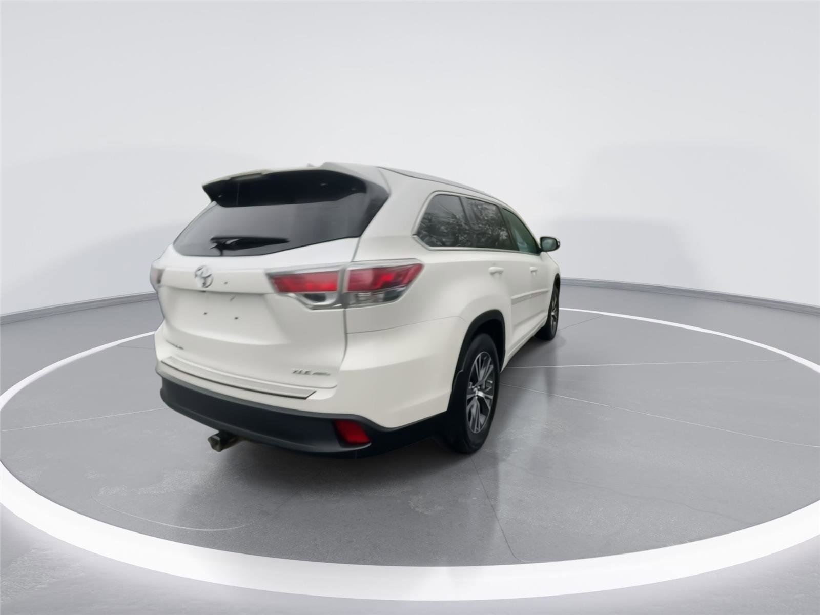 Used 2016 Toyota Highlander XLE w/ Protection Package #3 AWD/4WD image 7