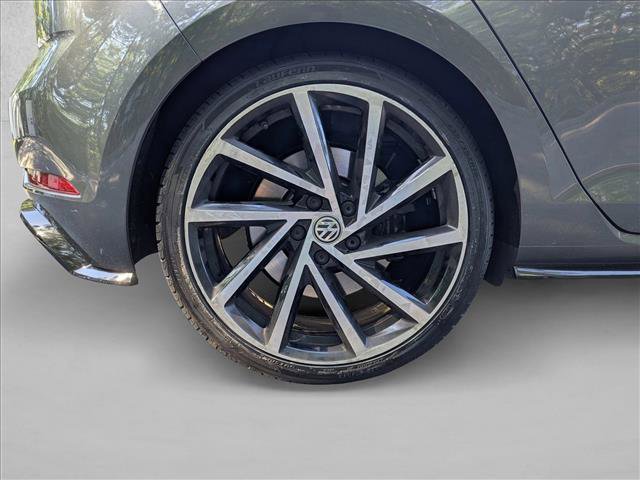Used 2018 Volkswagen Golf R 4-Door AWD/4WD image 5