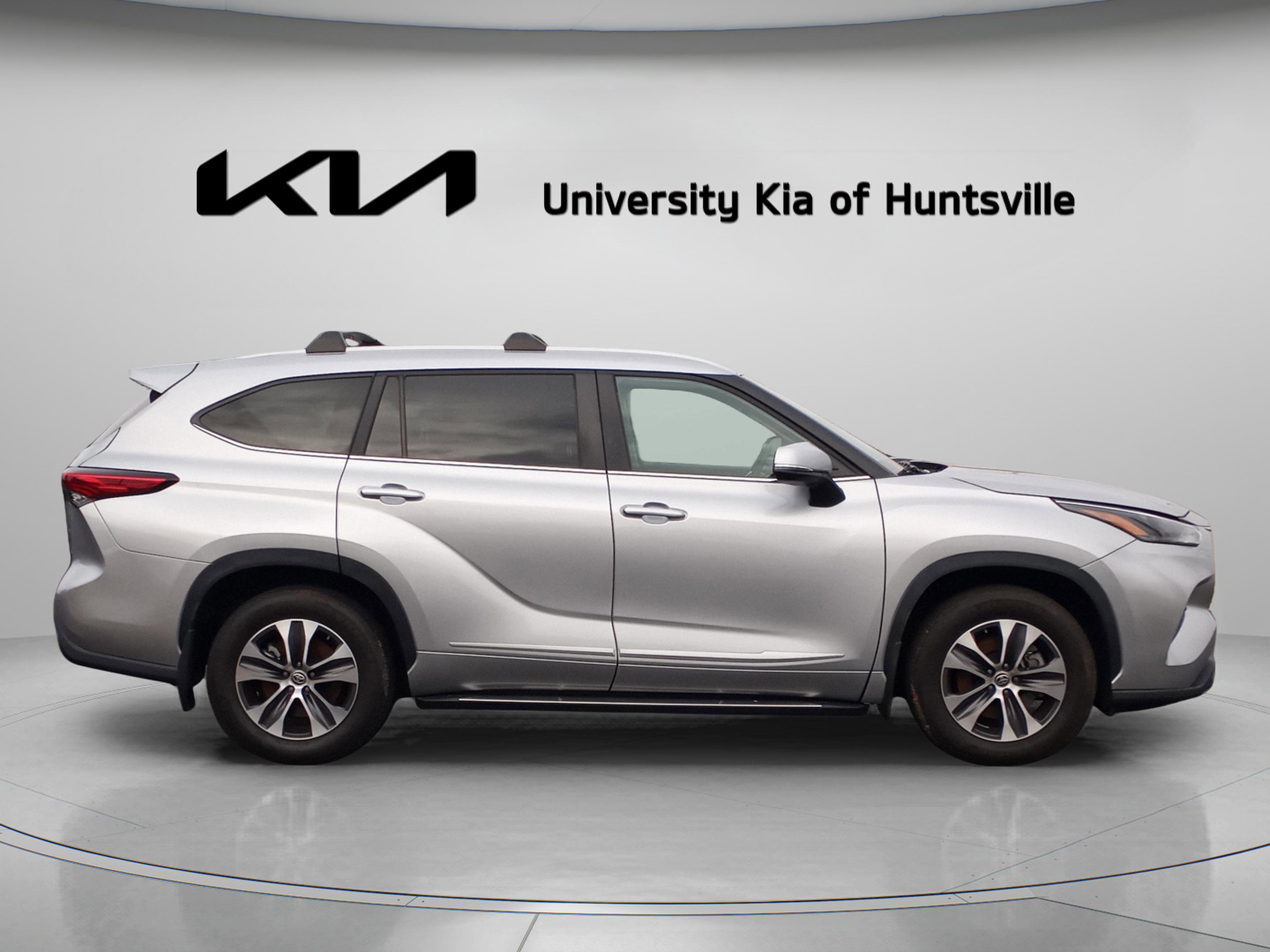 Used 2023 Toyota Highlander L image 8