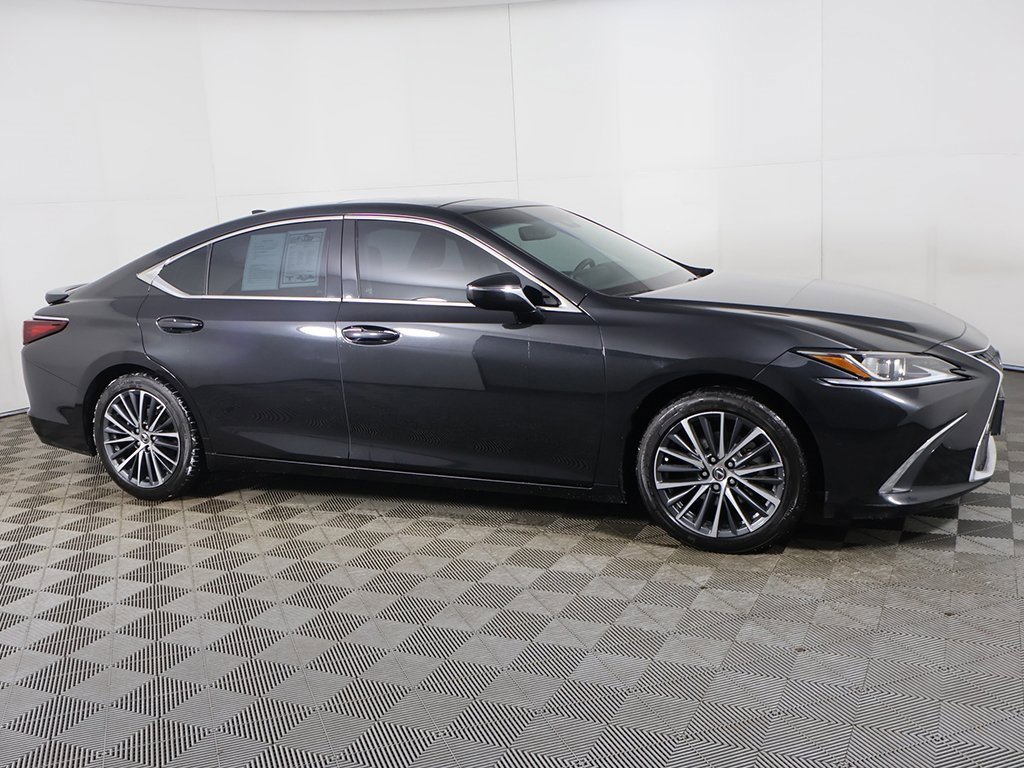 Used 2023 Lexus ES 350 Luxury w/ Accessory Package (Z2) image 19