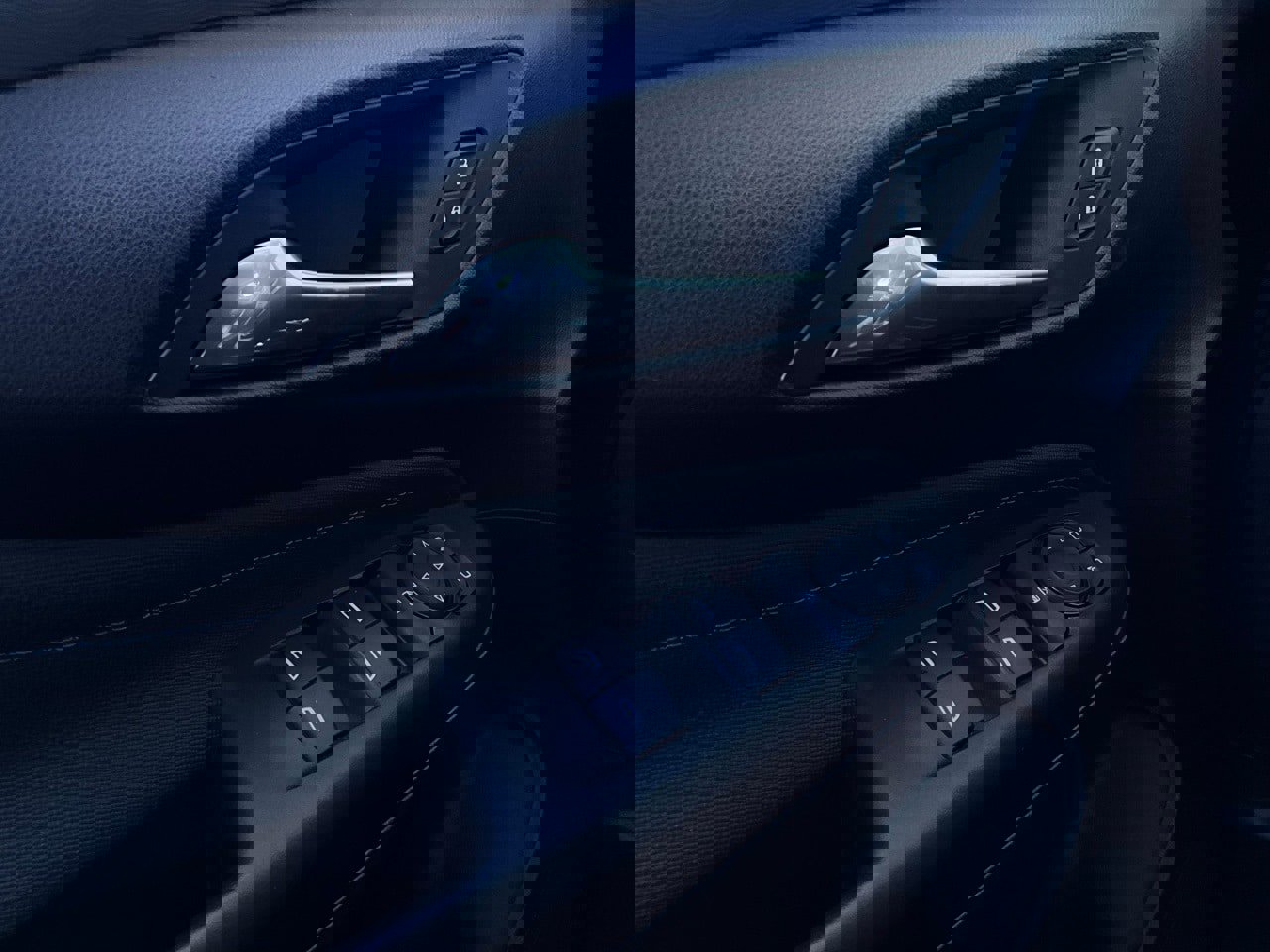 Used 2025 Buick Envista Sport Touring image 19