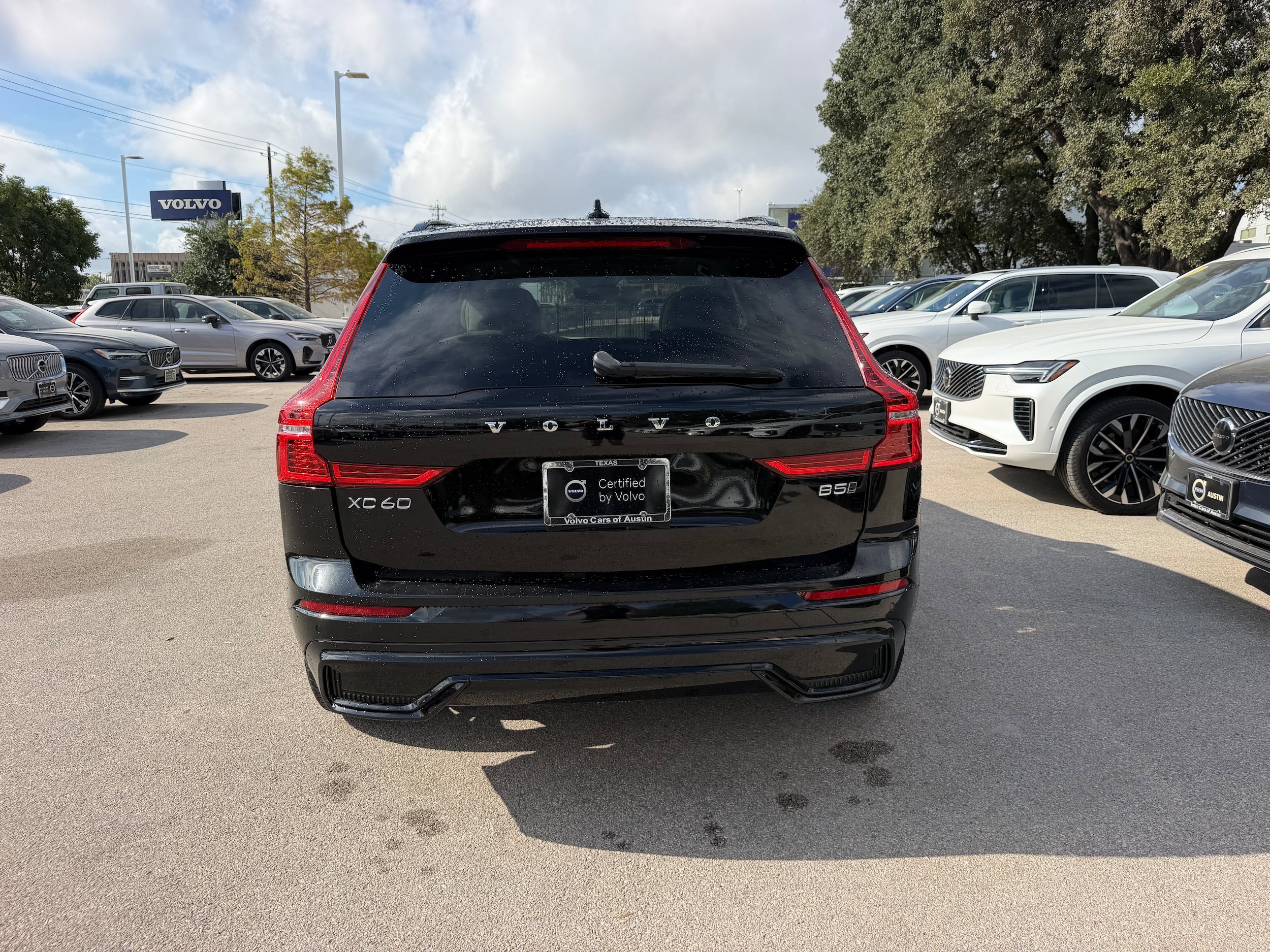Certified 2023 Volvo XC60 B5 Ultimate w/ Climate Package AWD/4WD image 5