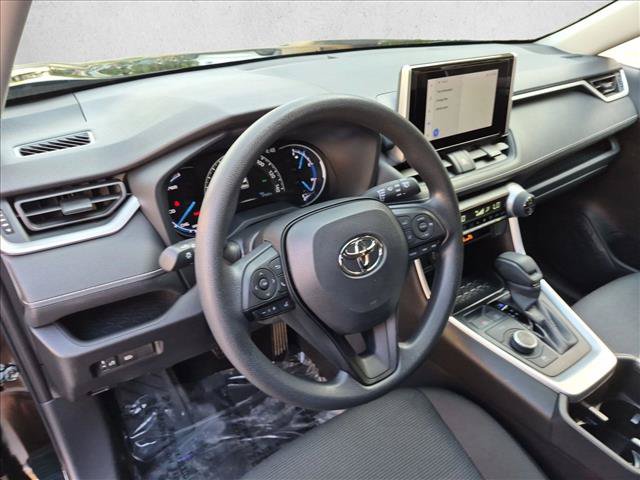 Used 2024 Toyota RAV4 LE AWD/4WD image 10