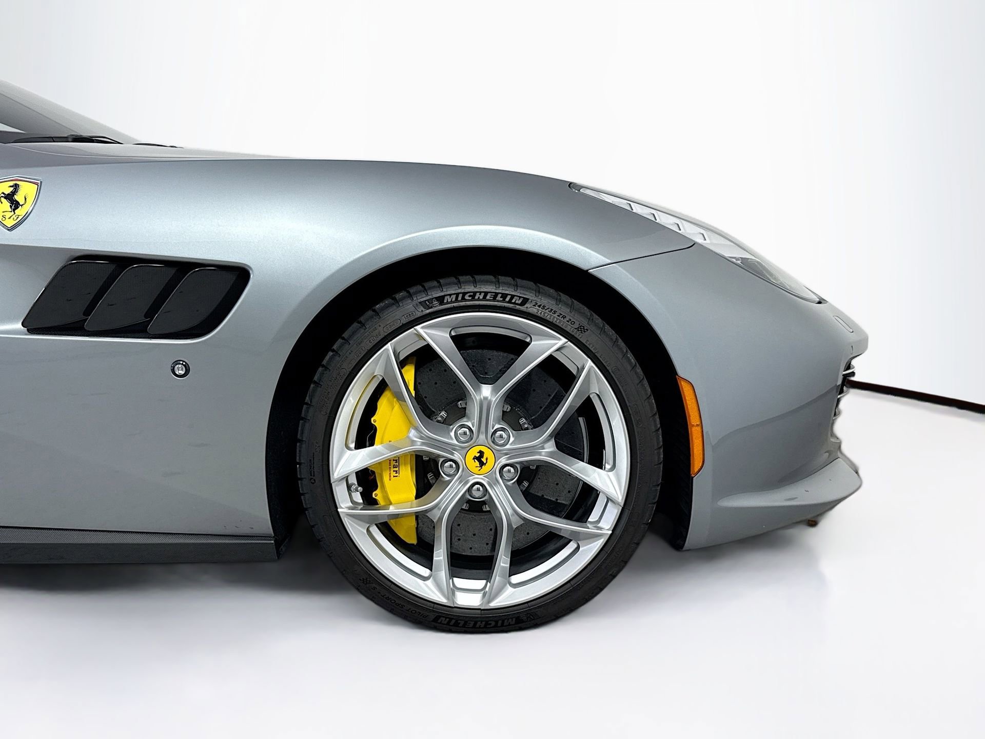 Certified 2019 Ferrari GTC4Lusso T RWD image 28