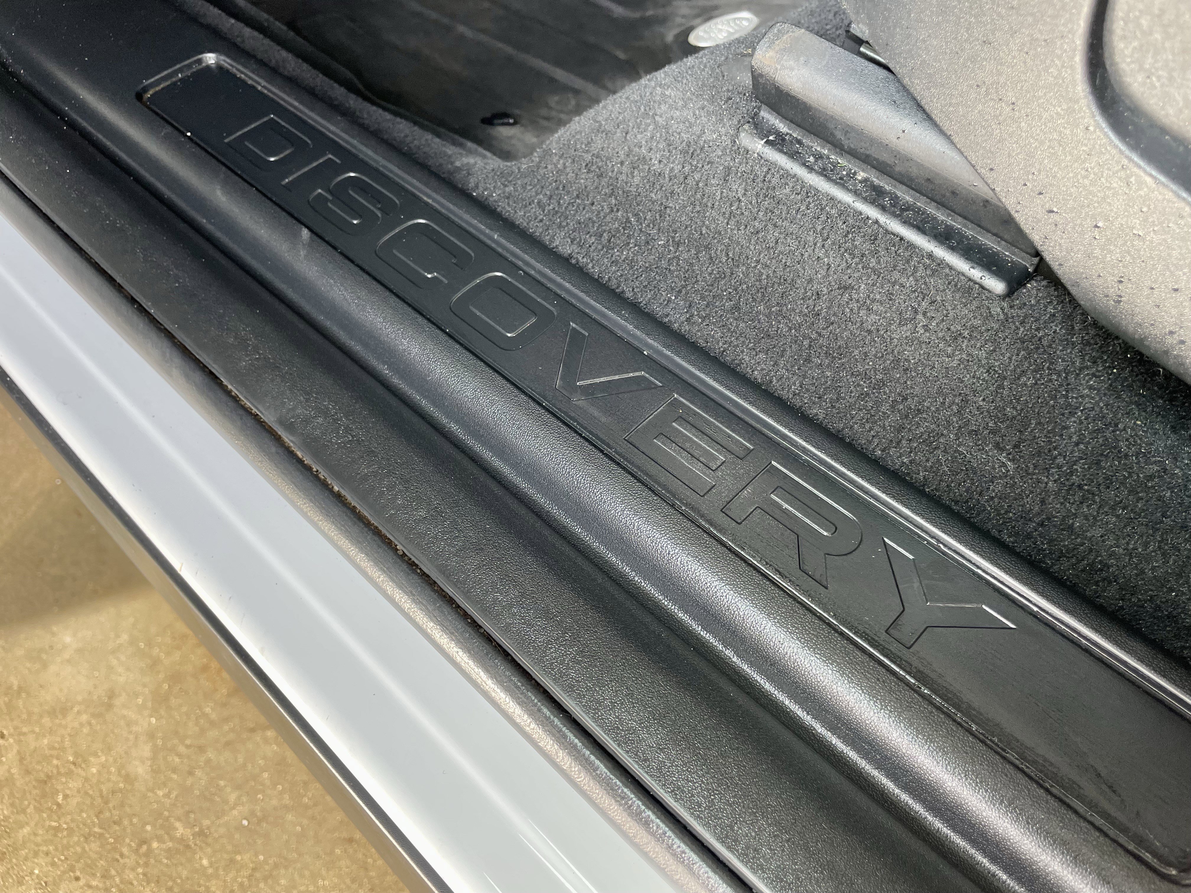 Certified 2024 Land Rover Discovery Sport S image 39