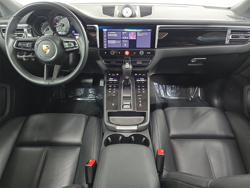 Used 2025 Porsche Macan image 13