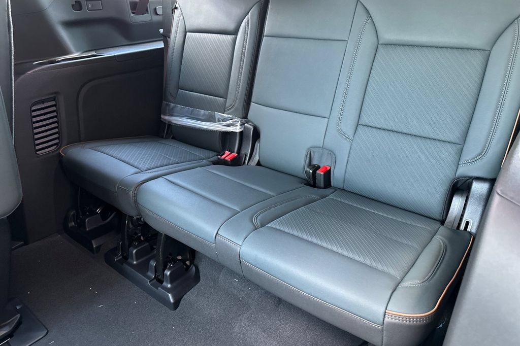 New 2026 GMC Yukon XL AT4 w/ AT4 Premium Plus Package AWD/4WD image 16