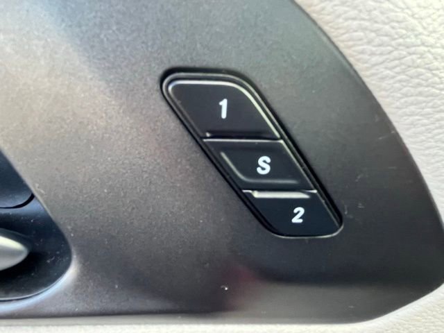 Used 2020 Chrysler Pacifica Limited image 11