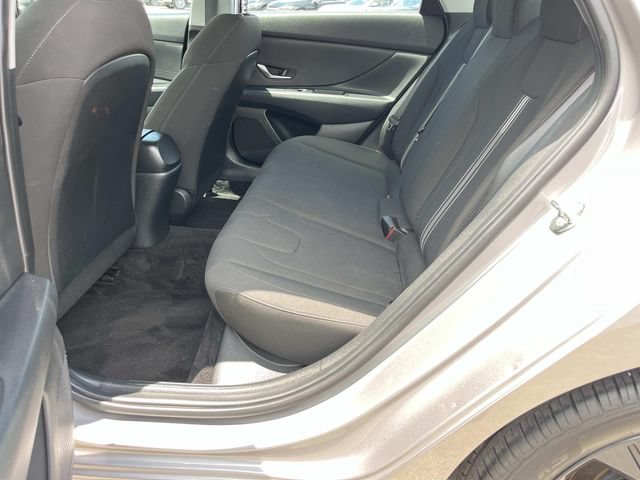 Used 2023 Hyundai Elantra SEL FWD image 16