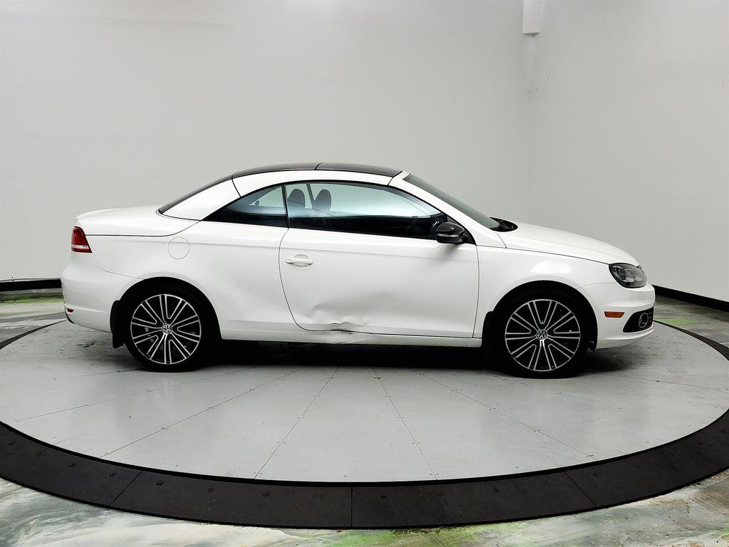 Used 2013 Volkswagen Eos w/ Sport Package image 4