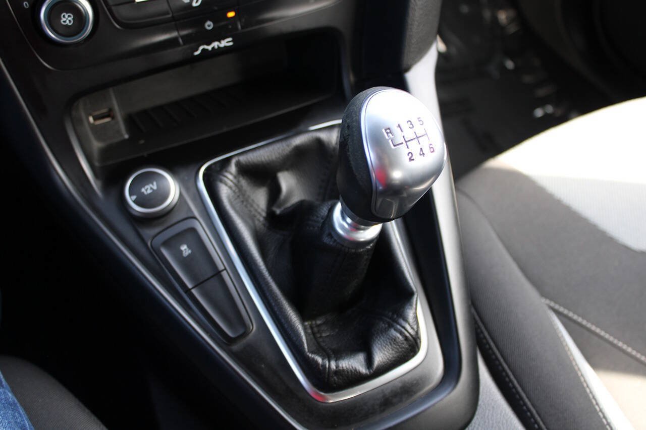 Used 2015 Ford Focus ST FWD image 31