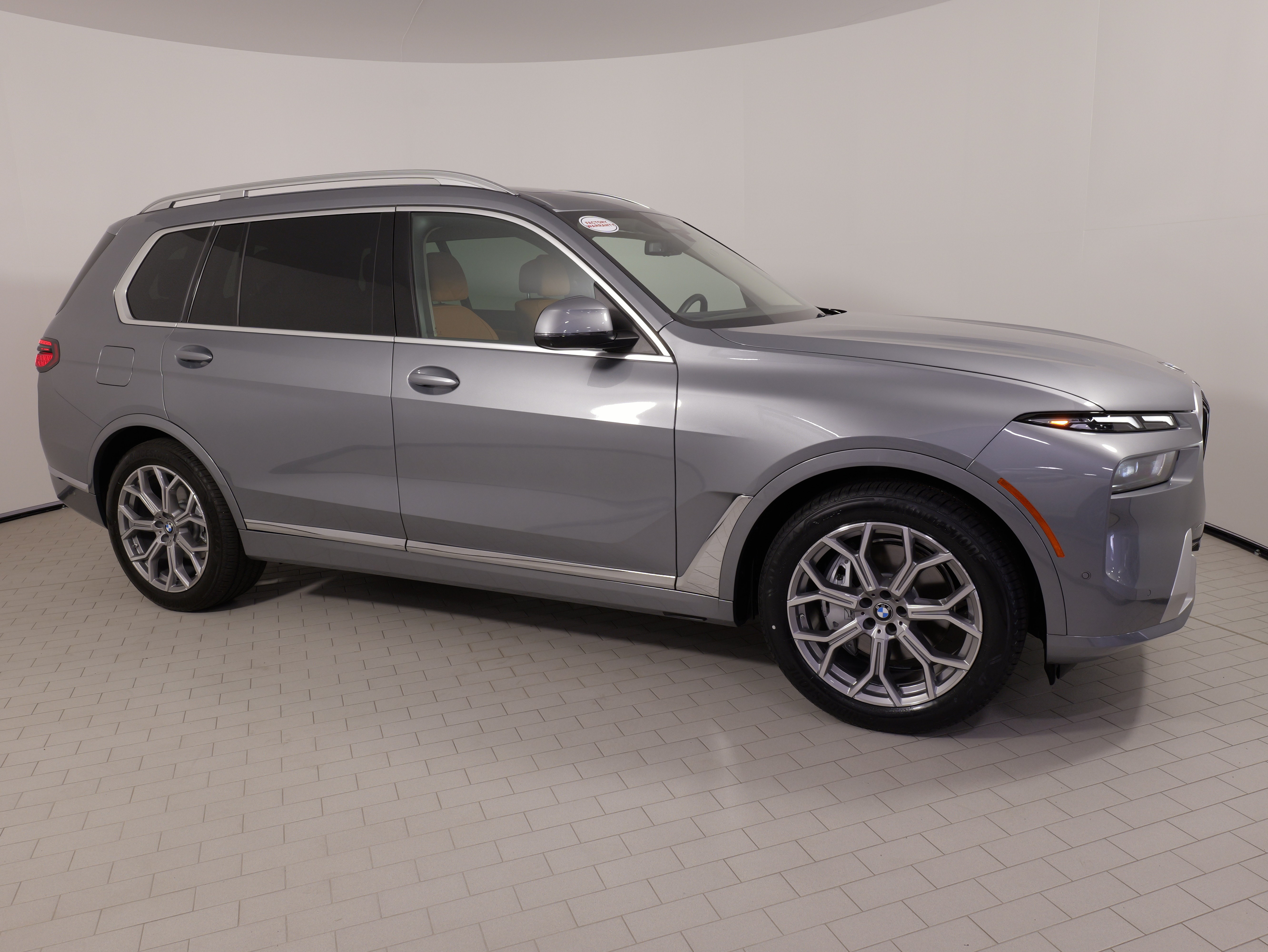 Used 2025 BMW X7 xDrive40i w/ Premium Package AWD/4WD image 8
