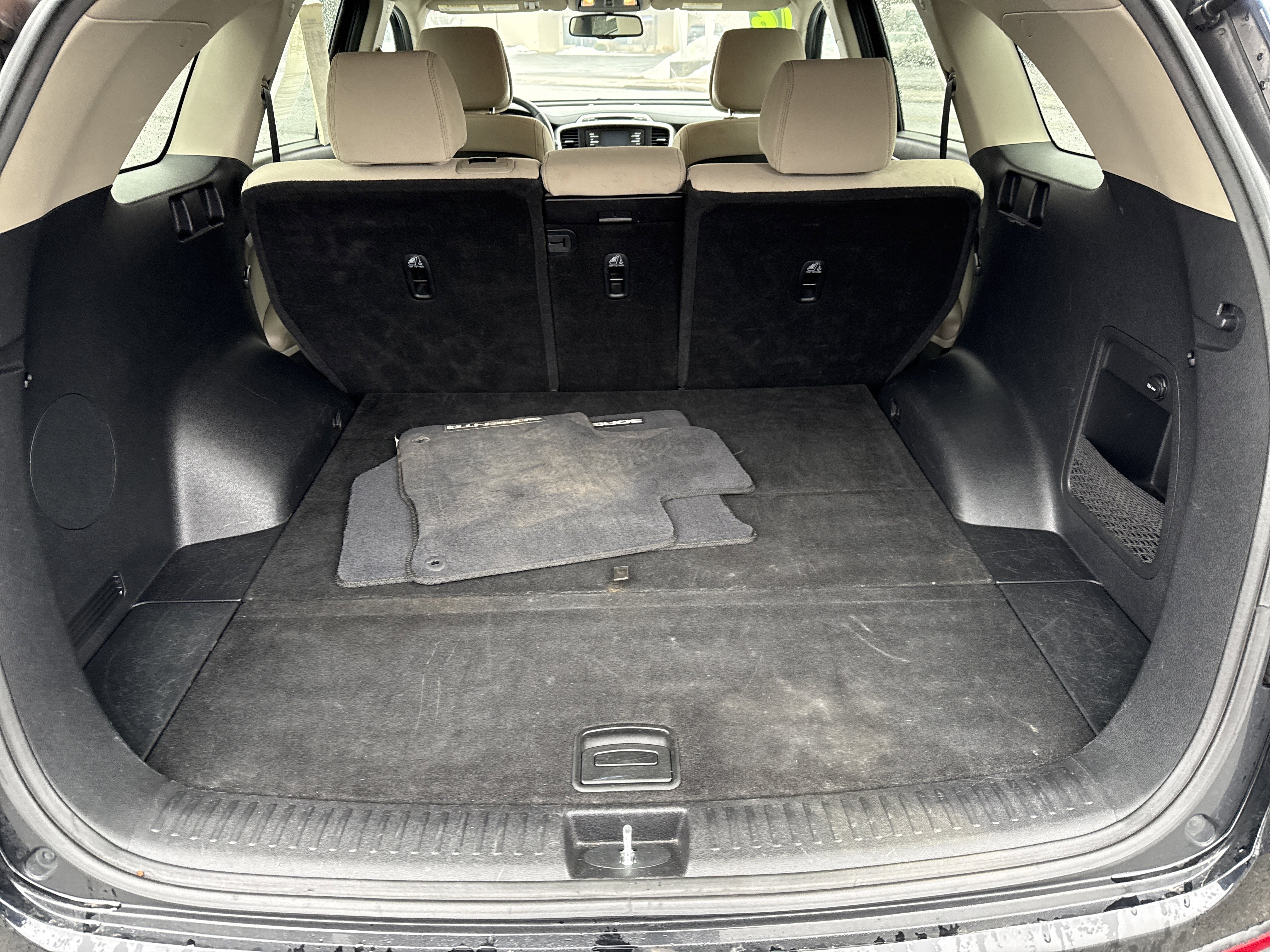 Used 2016 Kia Sorento LX w/ LX Convenience Package image 5