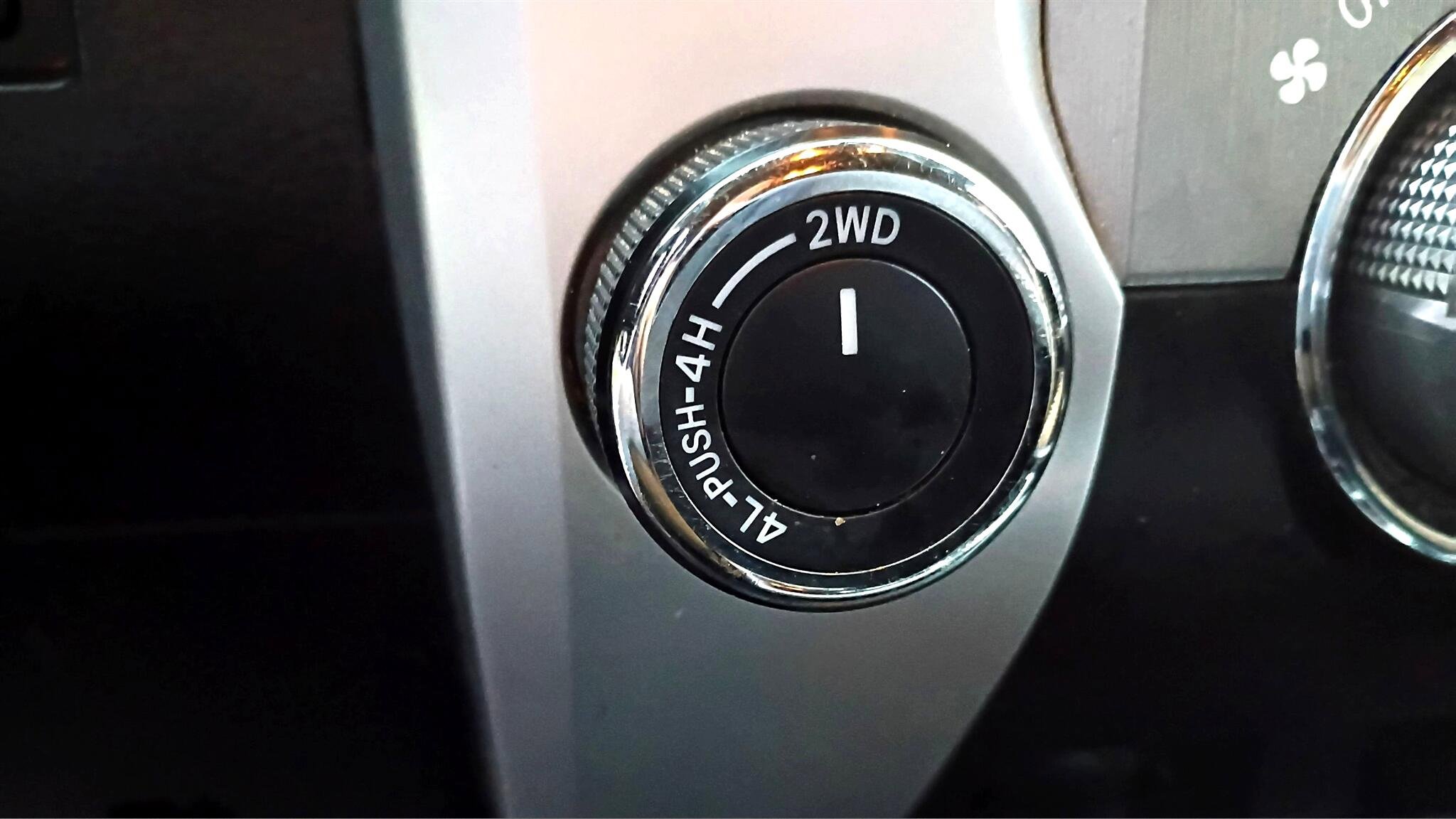 Used 2015 Toyota Tundra SR5 image 38