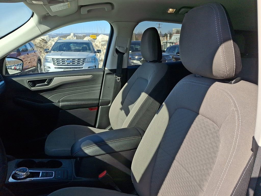 Certified 2022 Ford Escape SE w/ Cold Weather Package image 14