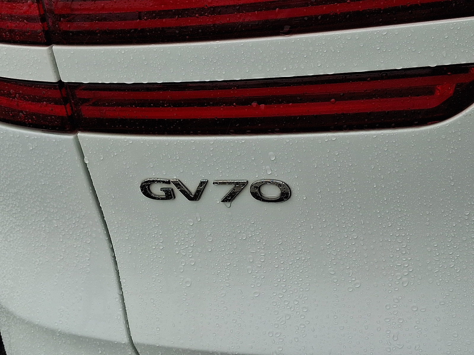 Used 2022 Genesis GV70 3.5T Sport w/ Sport Prestige Package AWD/4WD image 30