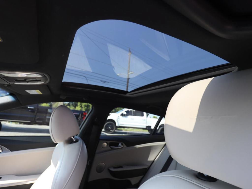 Used 2018 Kia Stinger GT2 AWD/4WD image 4