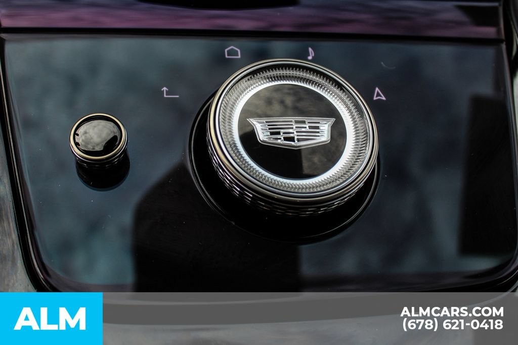 Used 2026 Cadillac Escalade Platinum Sport w/ LPO, Floor Liner Package AWD/4WD image 39
