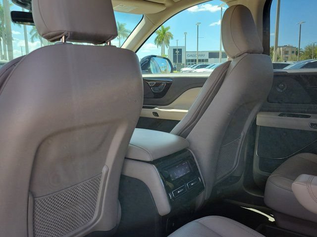 Used 2021 Lincoln Aviator Reserve w/ Elements Package Plus AWD/4WD image 15