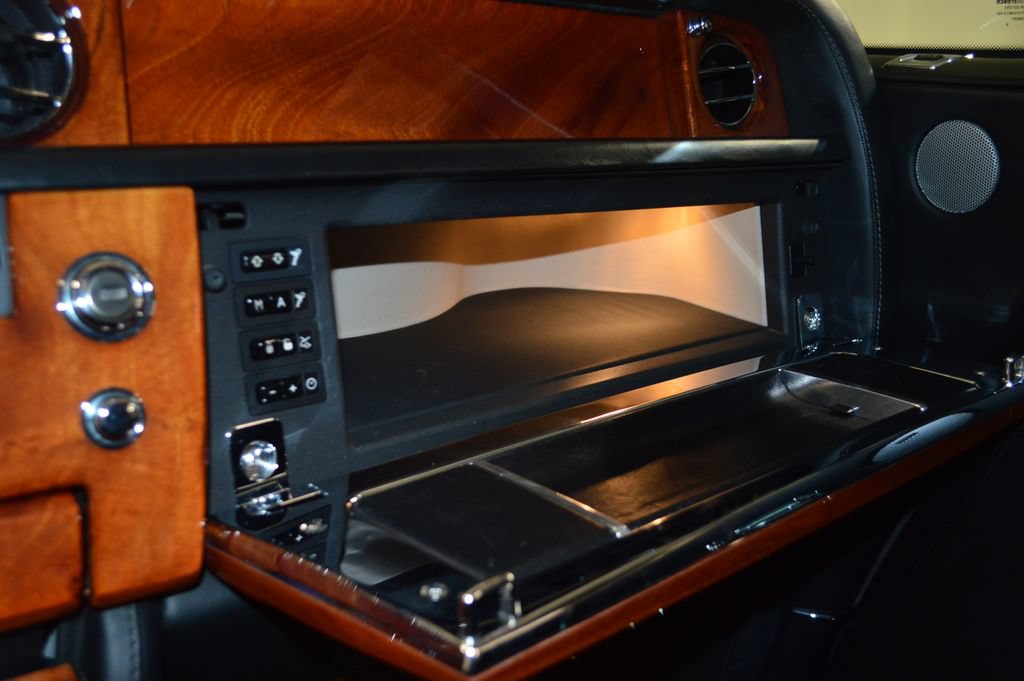 Used 2009 Rolls-Royce Phantom Drophead Coupe RWD image 34