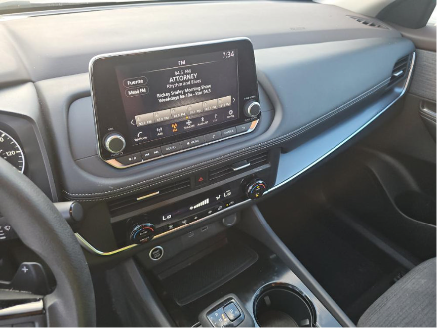 Used 2023 Nissan Rogue SV FWD image 16