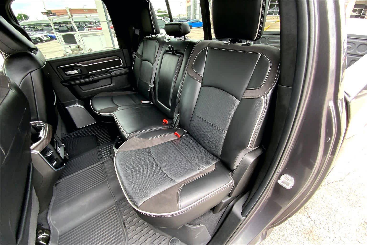 Used 2025 RAM 2500 Laramie AWD/4WD image 19