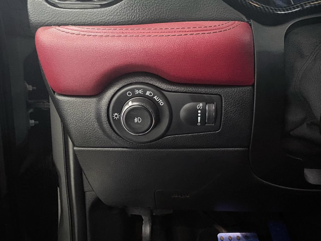 Used 2022 Dodge Durango R/T w/ Blacktop Package AWD/4WD image 28