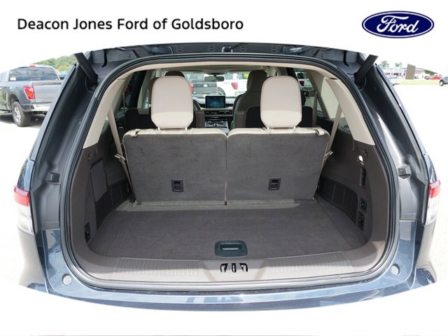 Used 2023 Lincoln Aviator Reserve w/ Equipment Group 201A image 12