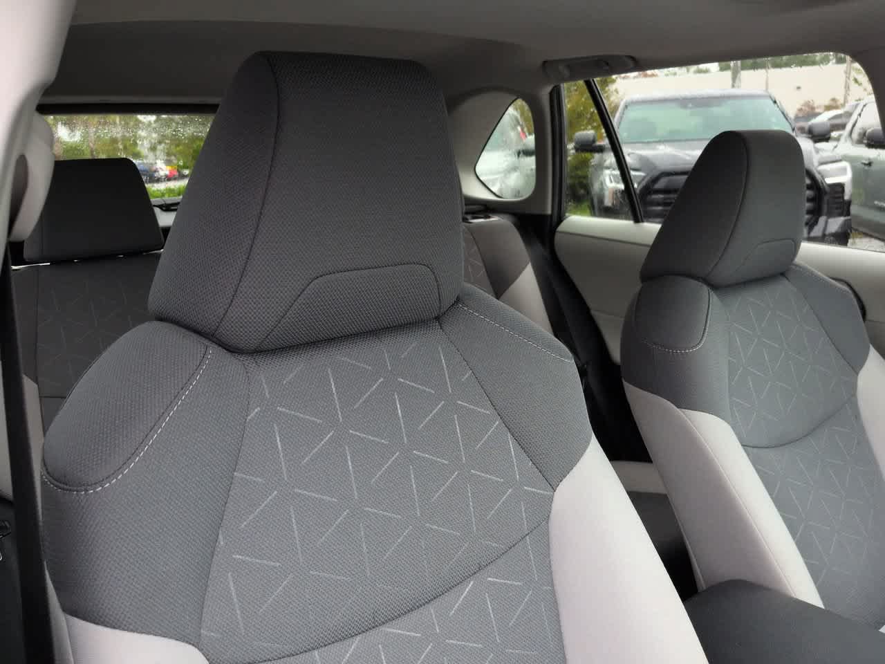 Used 2025 Toyota RAV4 XLE w/ Convenience Package FWD image 7