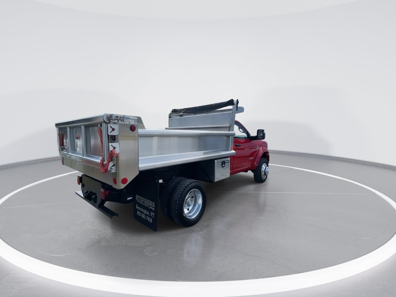 New 2026 RAM 5500 4x4 Regular Cab image 19