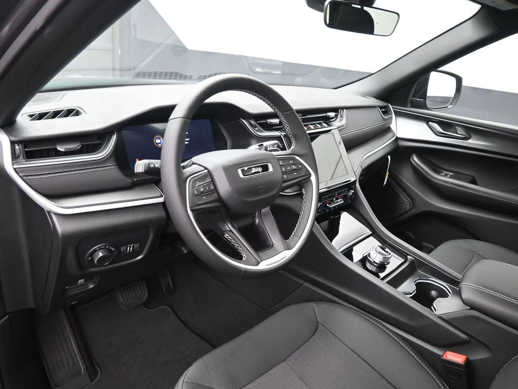 New 2025 Jeep Grand Cherokee L Laredo w/ Luxury Tech Group I image 33