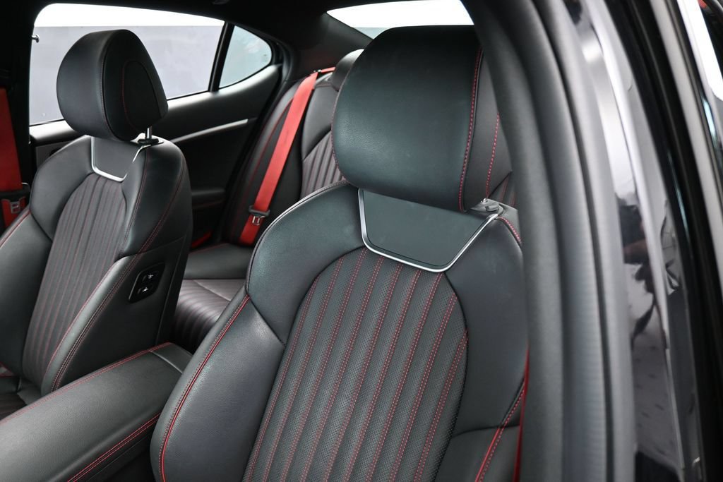 Used 2023 Genesis G70 2.0T w/ Sport Prestige Package RWD image 18
